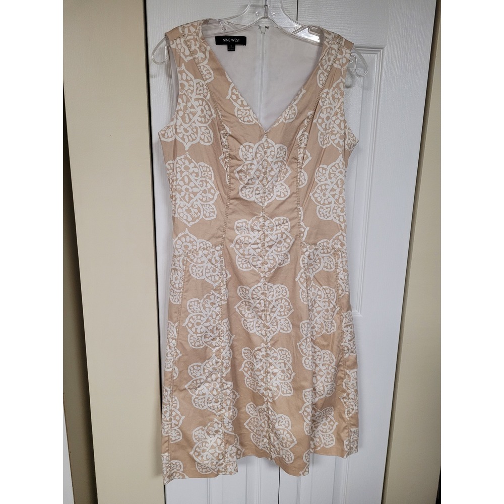 Nine West Womens Tan White Bohemian Print V-Neck Boho Breezy Sheath Dress Size 8